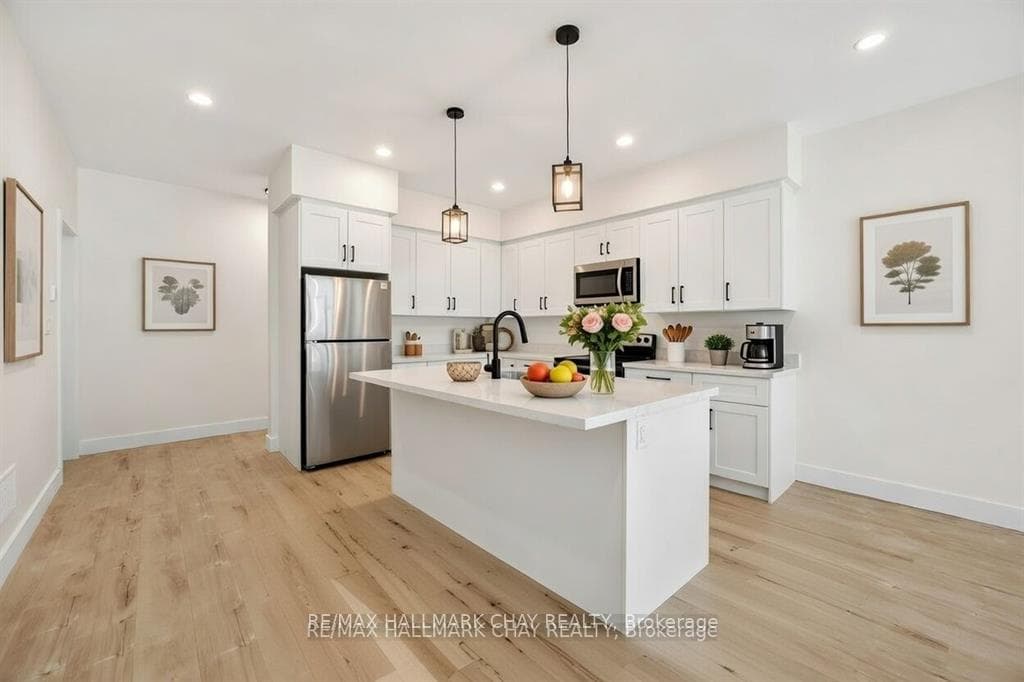 30 rose Avenue photo 2
