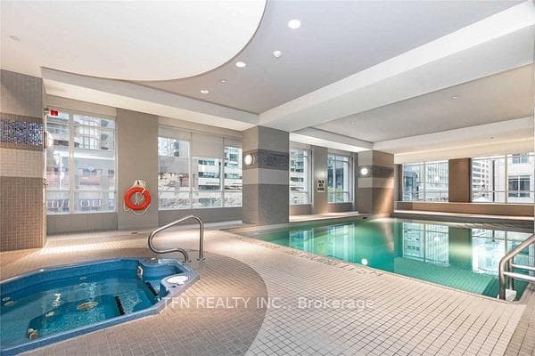 763 Bay Street Unit 1214 photo 9