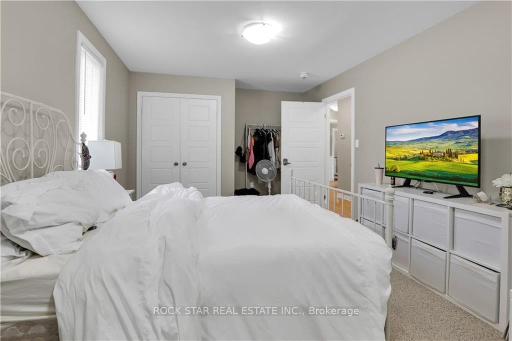 133 Britannia Avenue photo 19