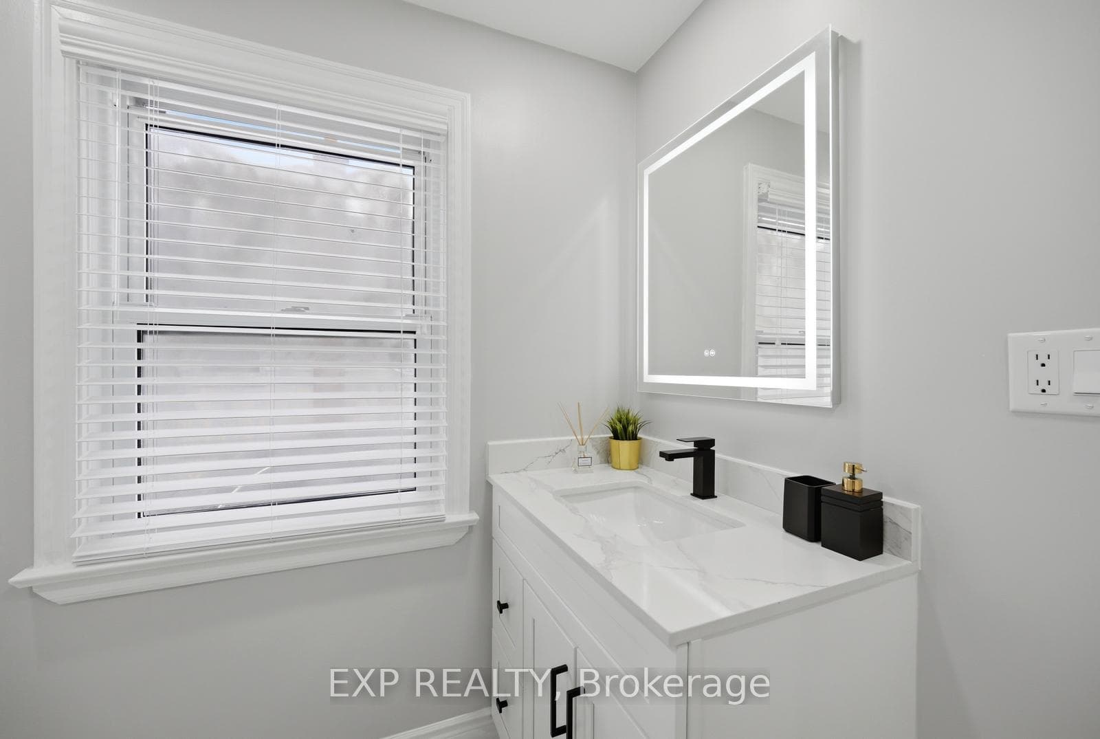 355 Culford Road photo 10