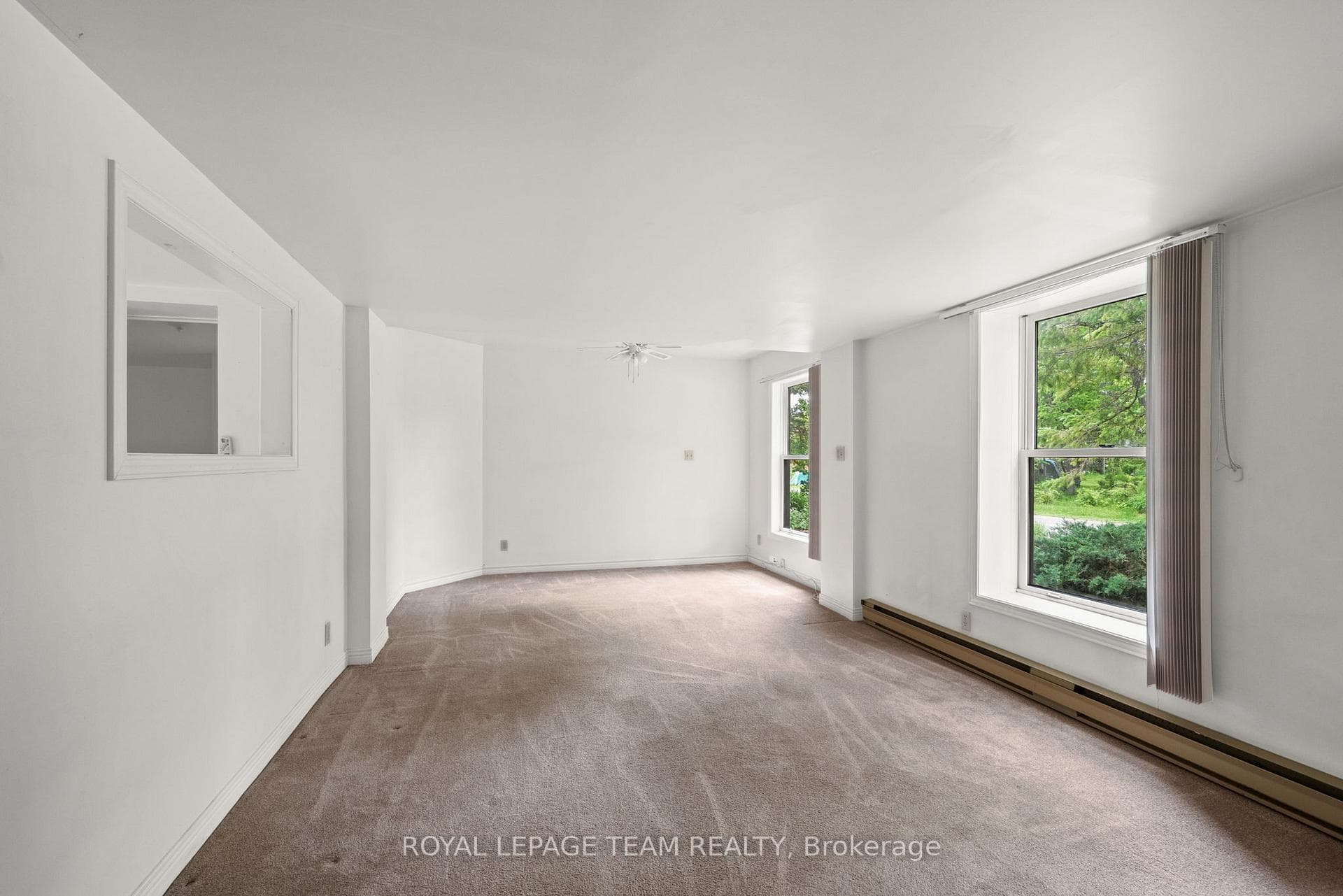 634 Elgin Street photo 6