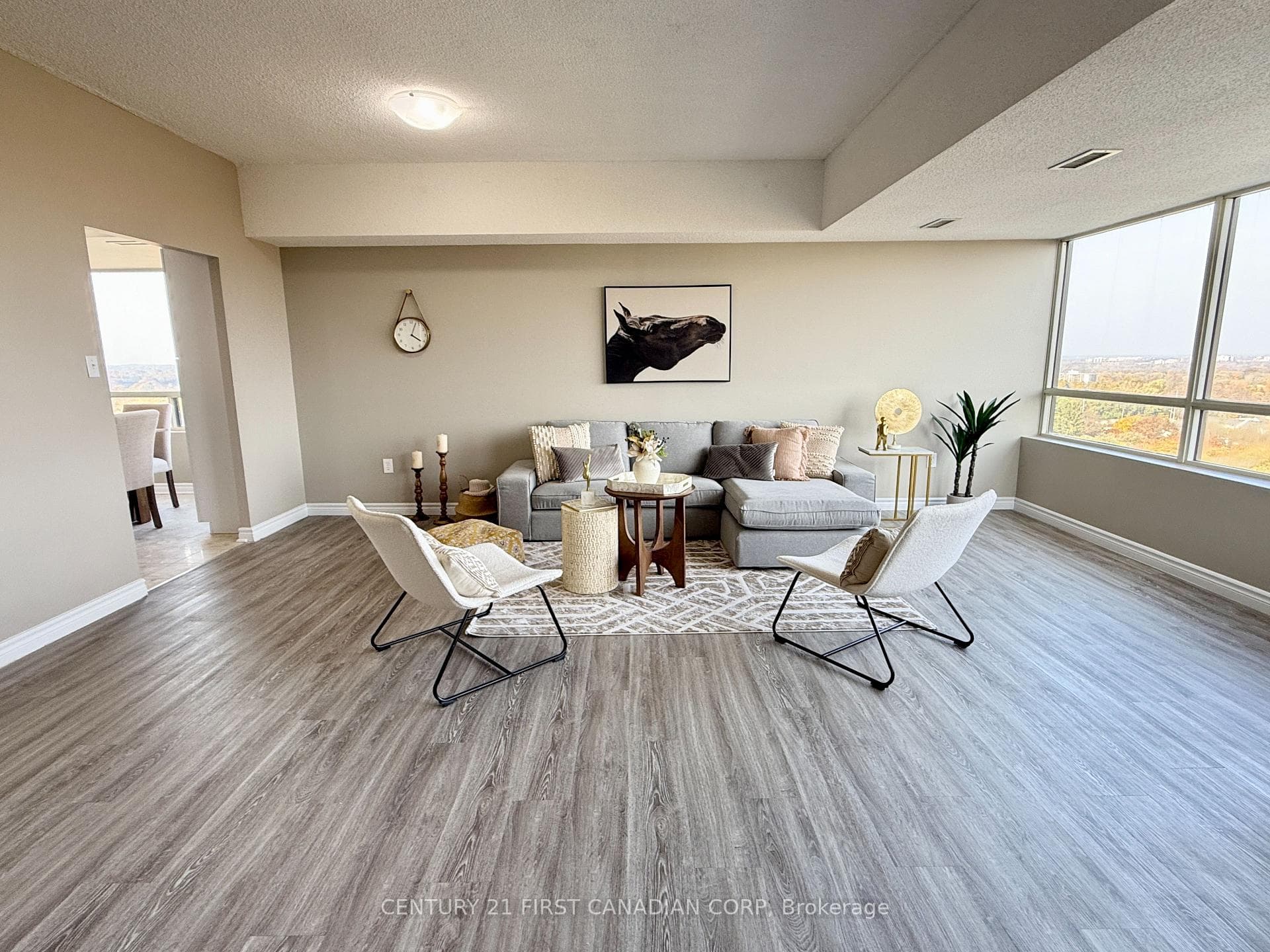744 Wonderland Road Unit 1203 photo 4