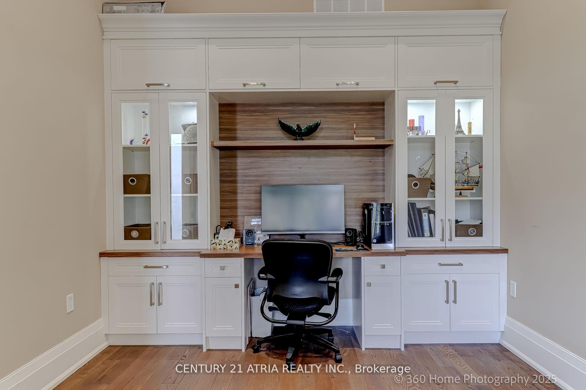 101 Spruce Avenue photo 2