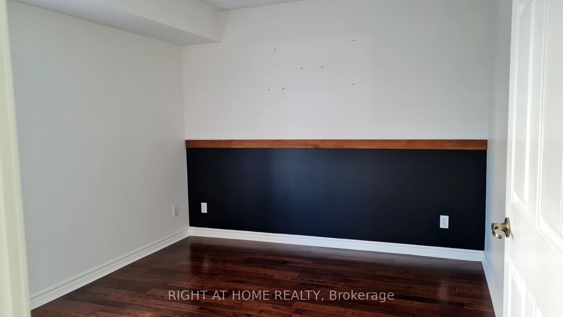 1451 Walker's Line Unit 315 photo 18