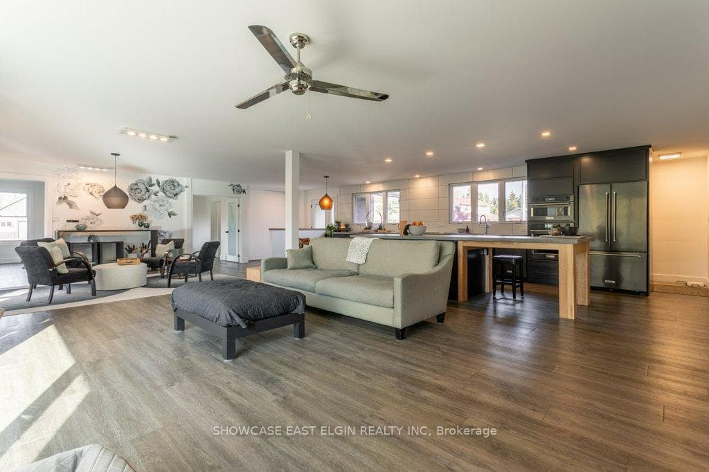 26 Lawrence Crescent photo 22