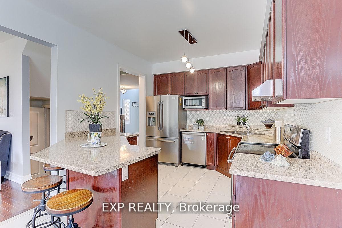 87 Thornlodge Drive photo 12