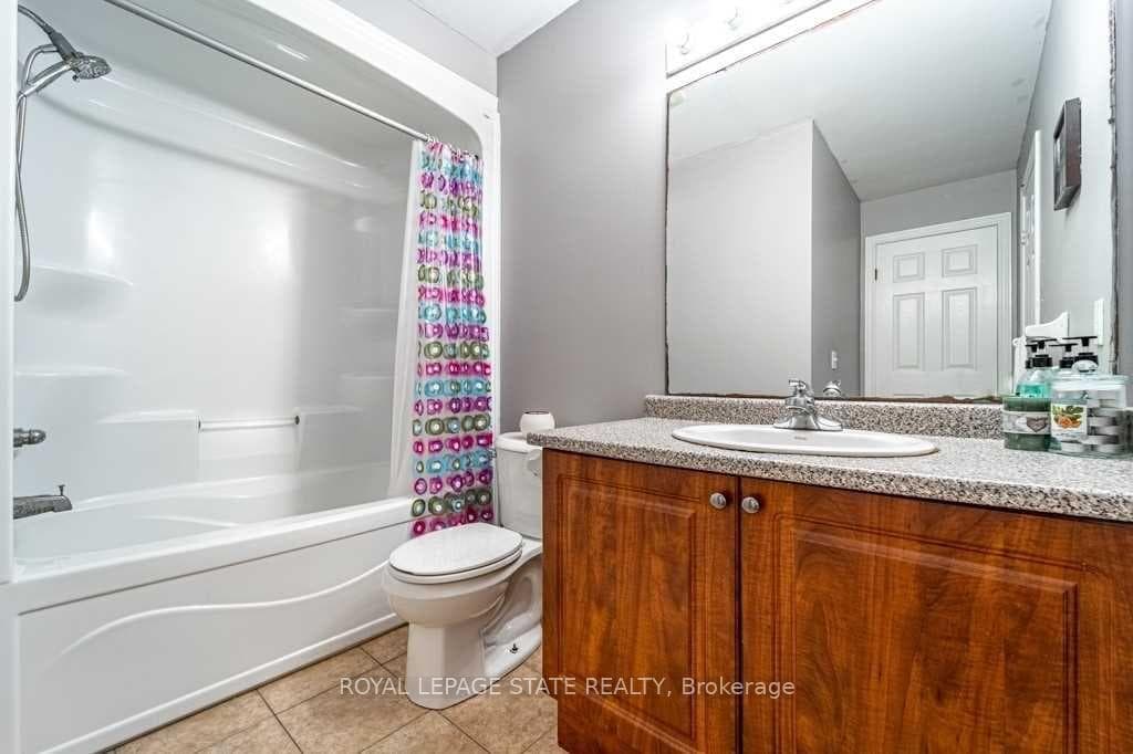 35 Mckibbon Avenue photo 10