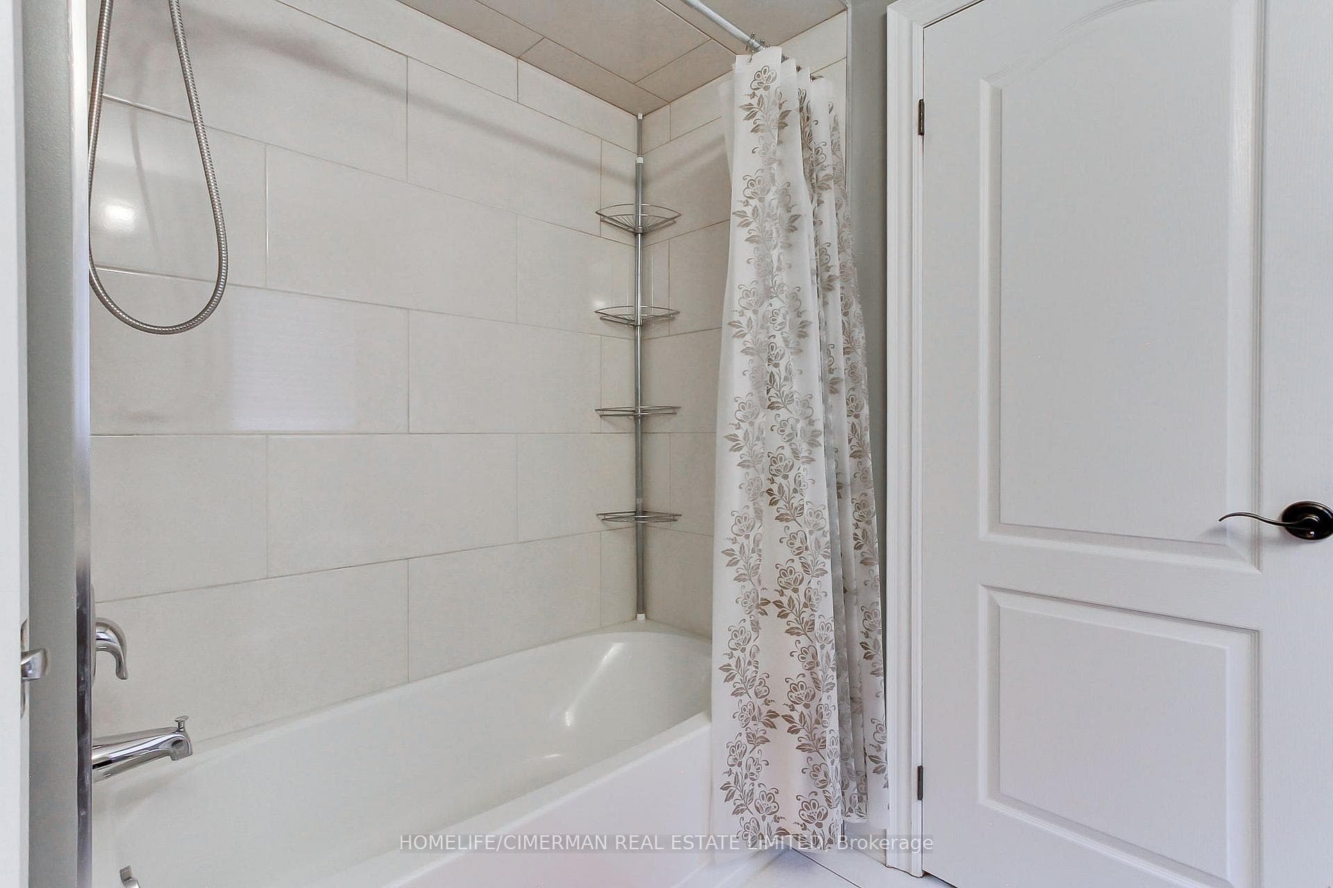 88 Chelsea Crescent photo 31