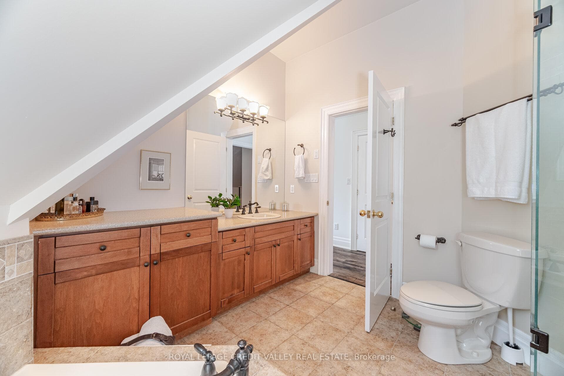 20 Fleming Avenue photo 28