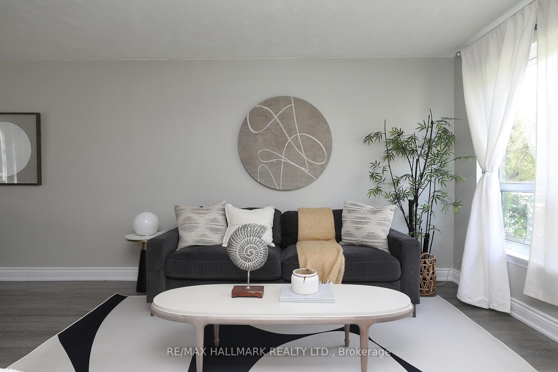 152 Woodfern Drive photo 4