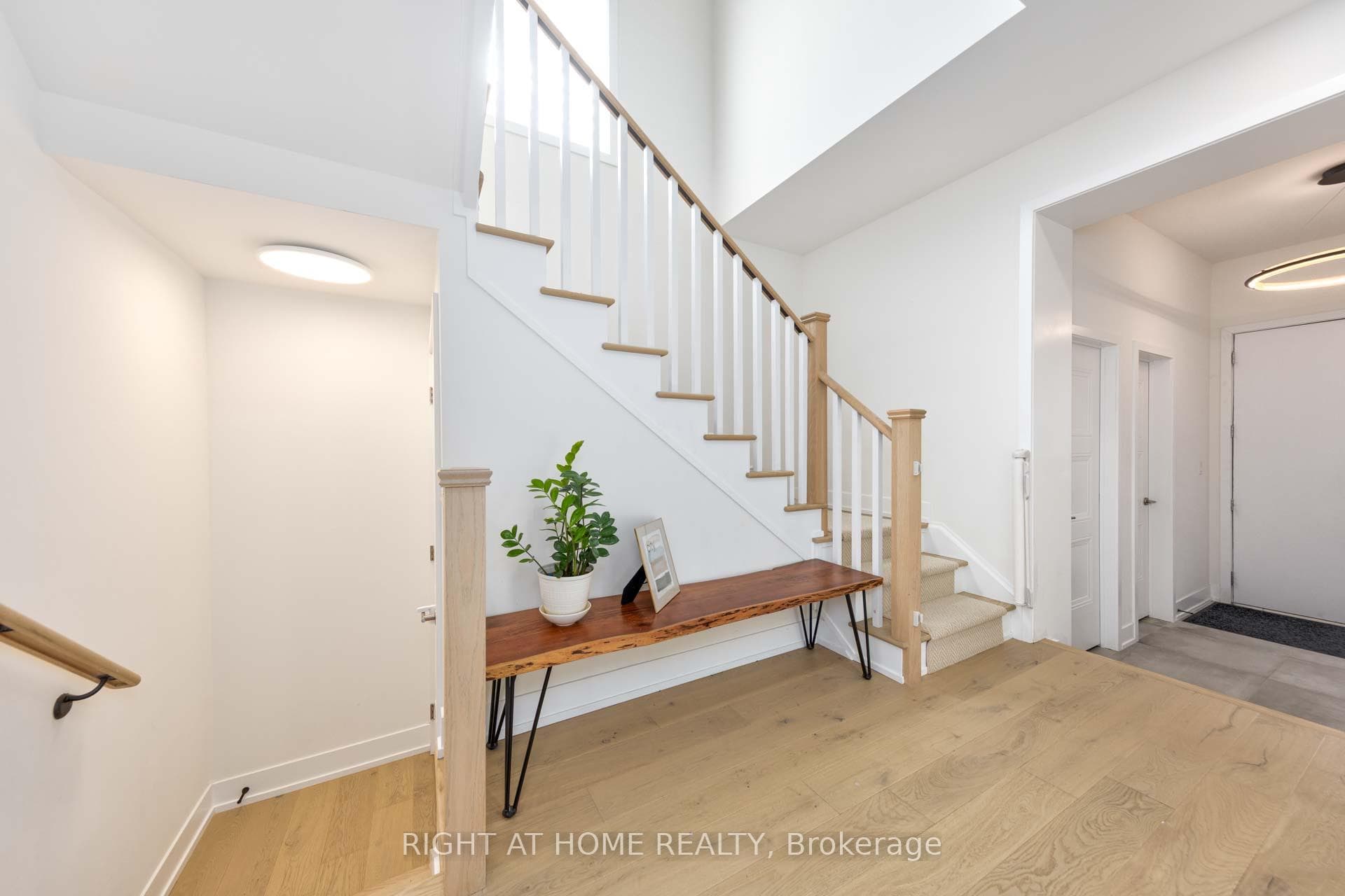 76 Boiton Street photo 8
