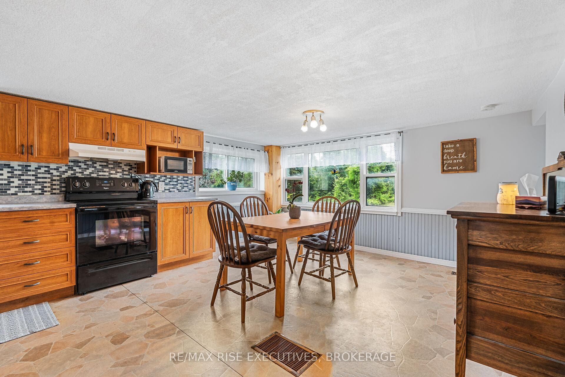 251 Briar Hill Road photo 8