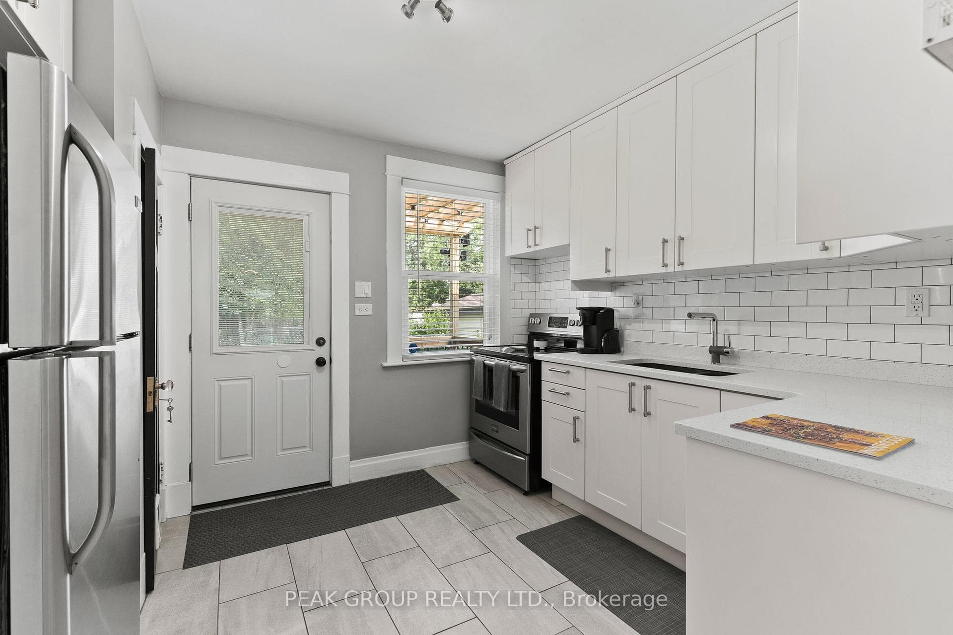 44 Richmond Avenue photo 12