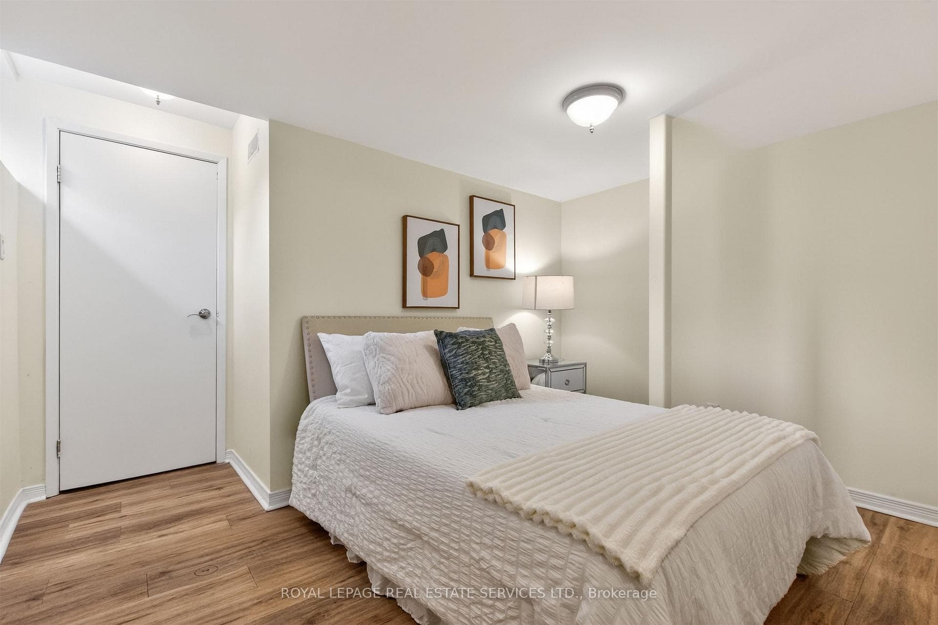 93 Medland Crescent photo 34