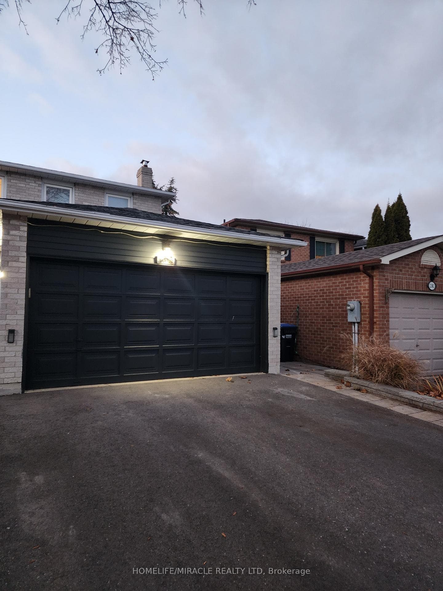 2385 Hargood Place photo 28