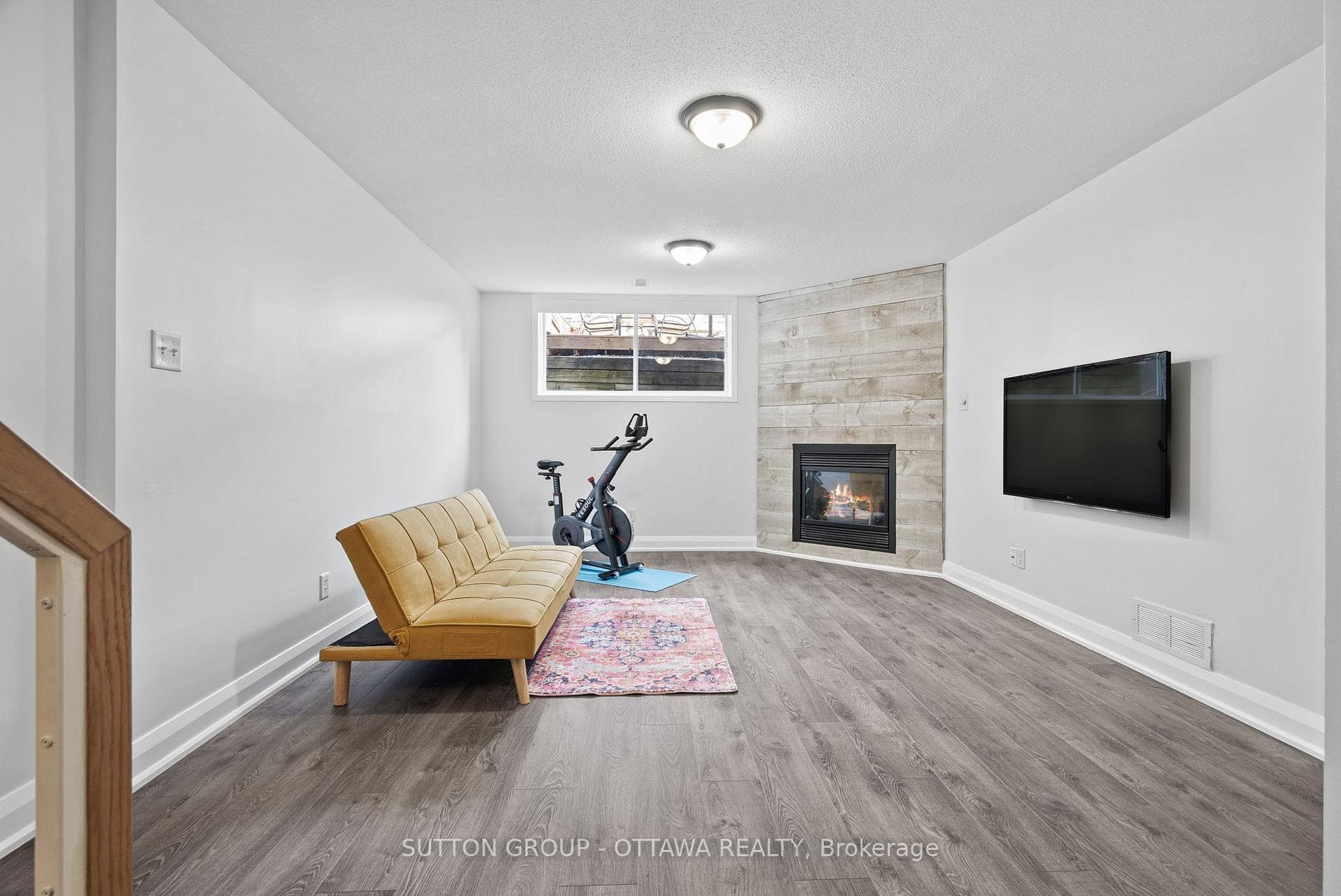 75 SCAMPTON Drive photo 18