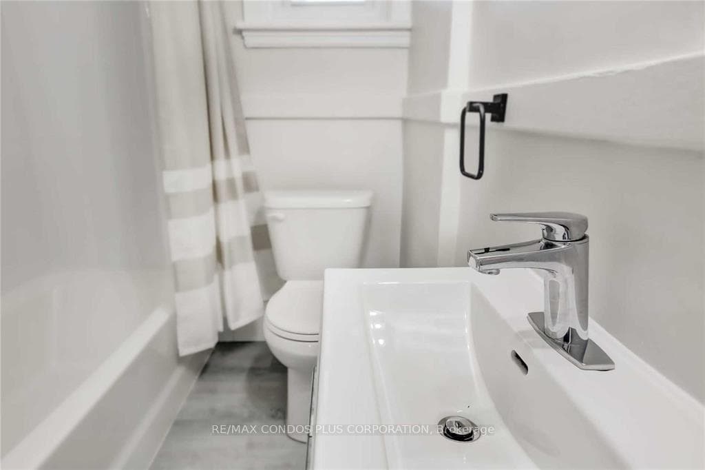4 North Oval Street Unit 6 photo 14