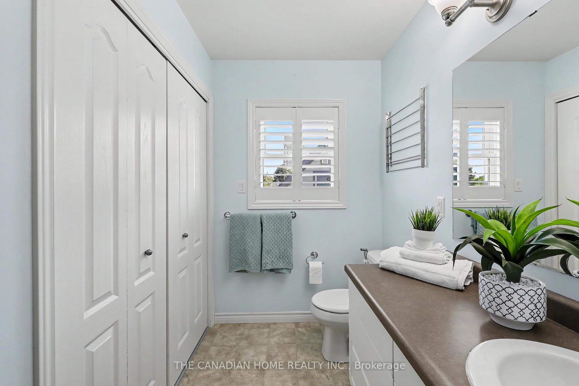 219 PICTON Street photo 19