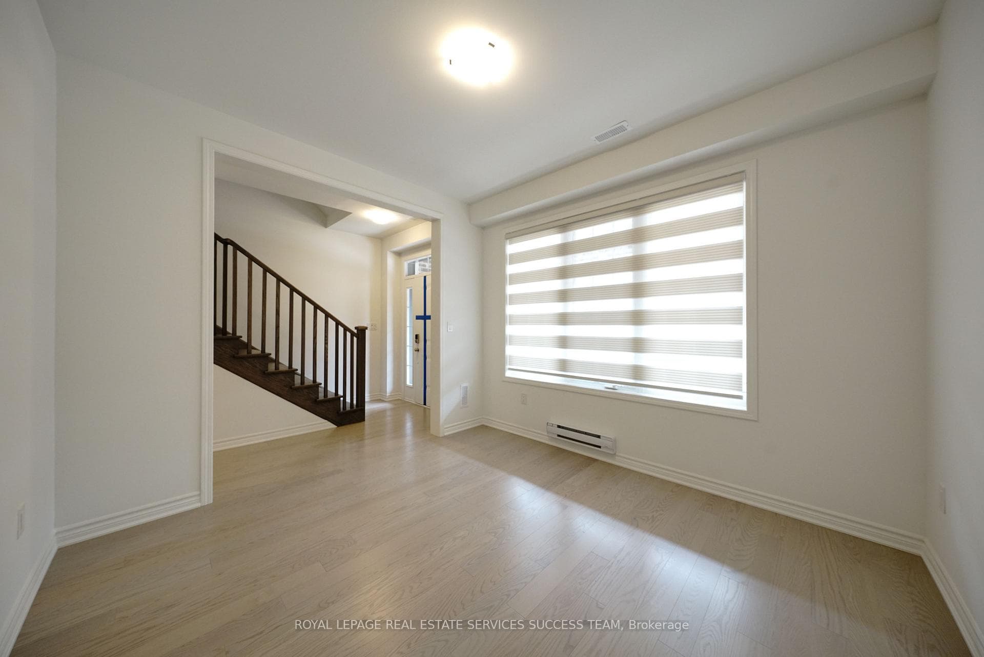 1377 Kobzar Drive photo 2