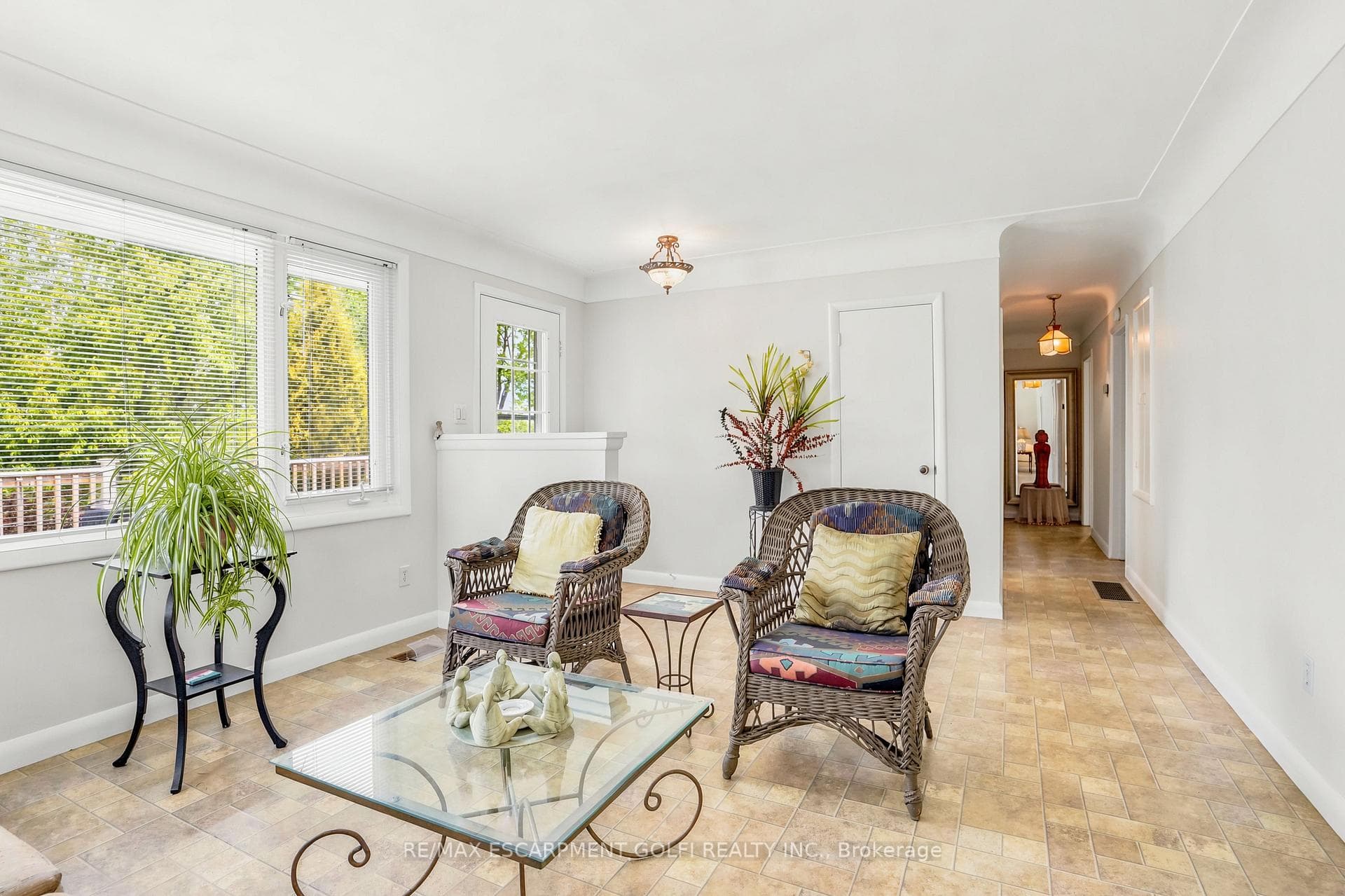 227 GLANCASTER Road photo 8