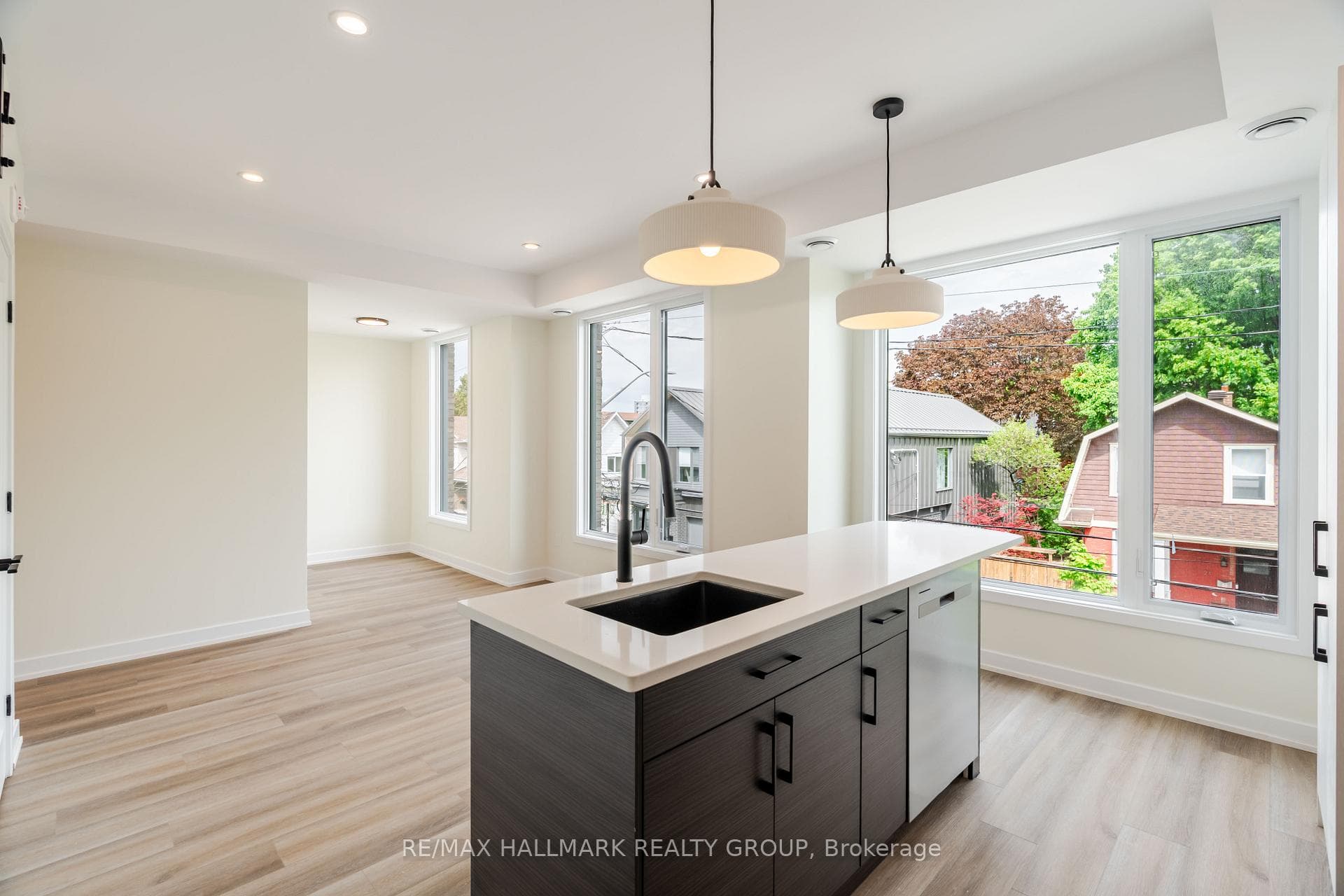 22 Sims Avenue Unit 2A photo 17