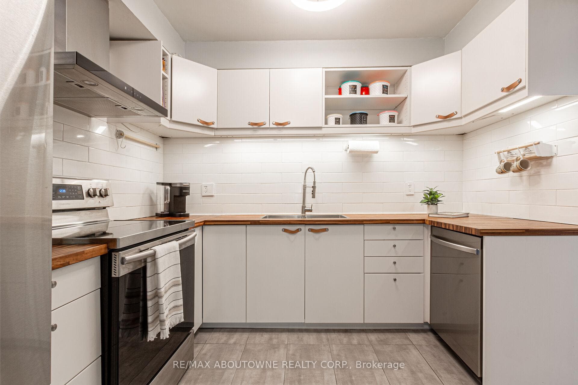 4199 longmoor Drive Unit 3 photo 4