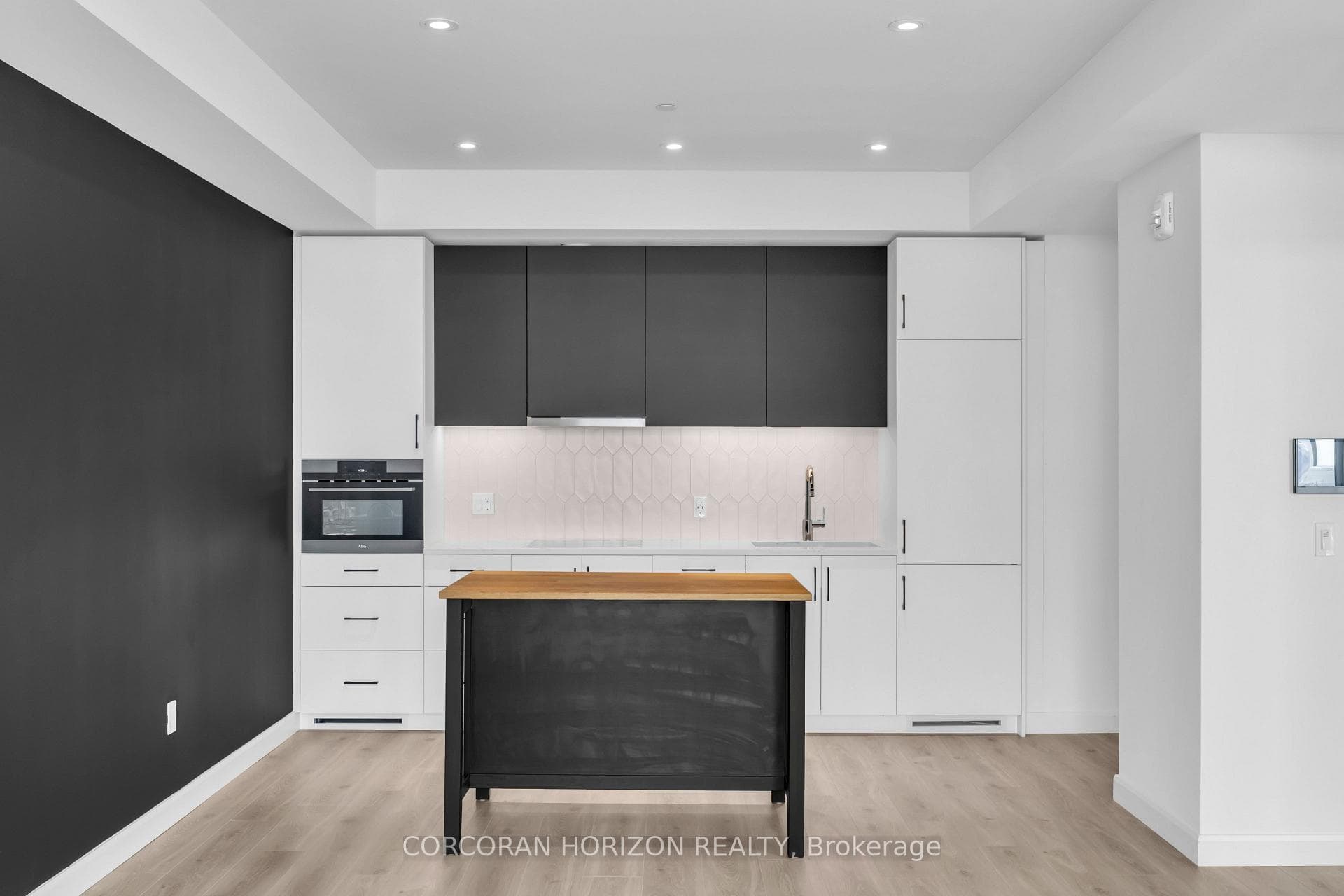 741 King Street Unit 1708 photo 13