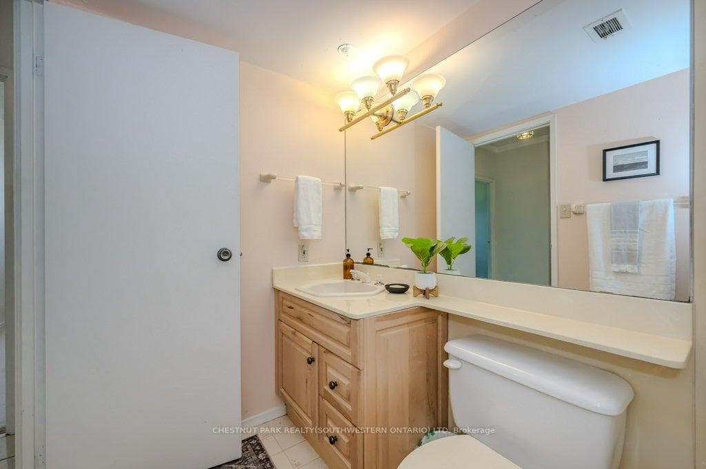 19 Woodlawn Road Unit 913 photo 26