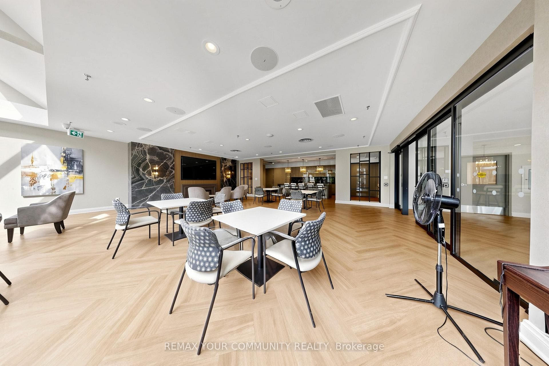 5444 Yonge Street Unit 1609 photo 36