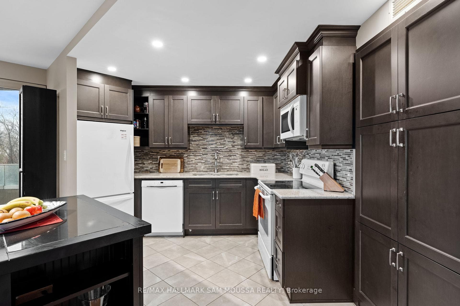 3105 Carling Avenue Unit 504 photo 12