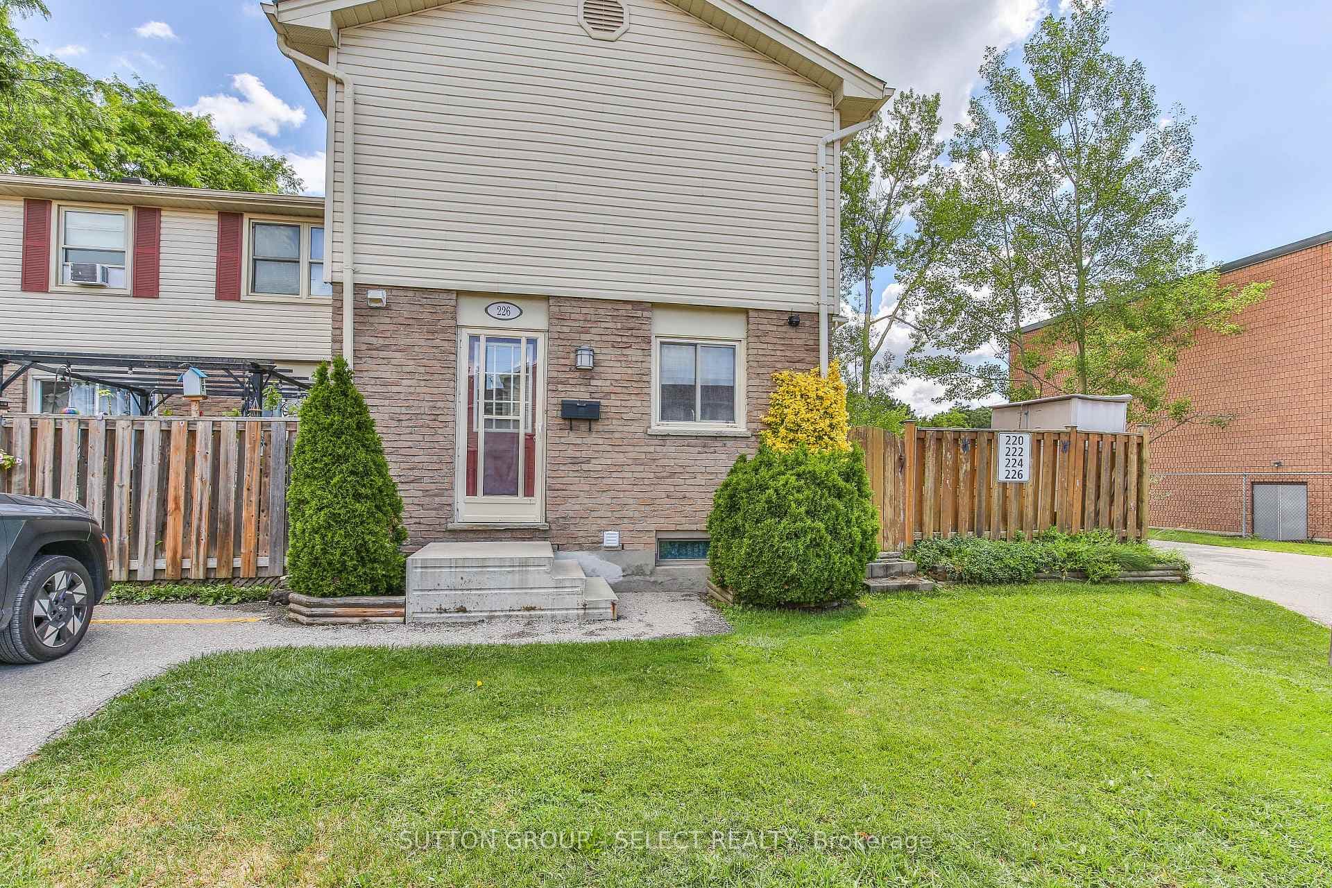 230 Clarke Road Unit 226 photo 2