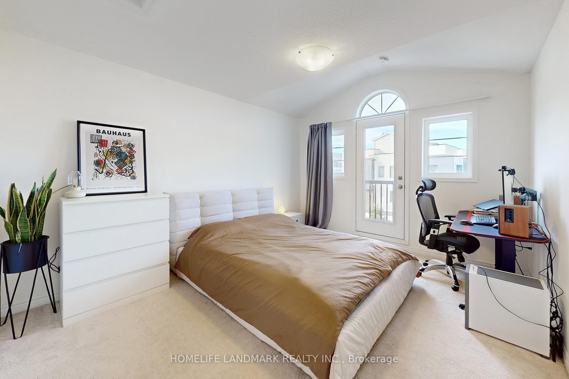 51 Frederick Wilson Avenue photo 20