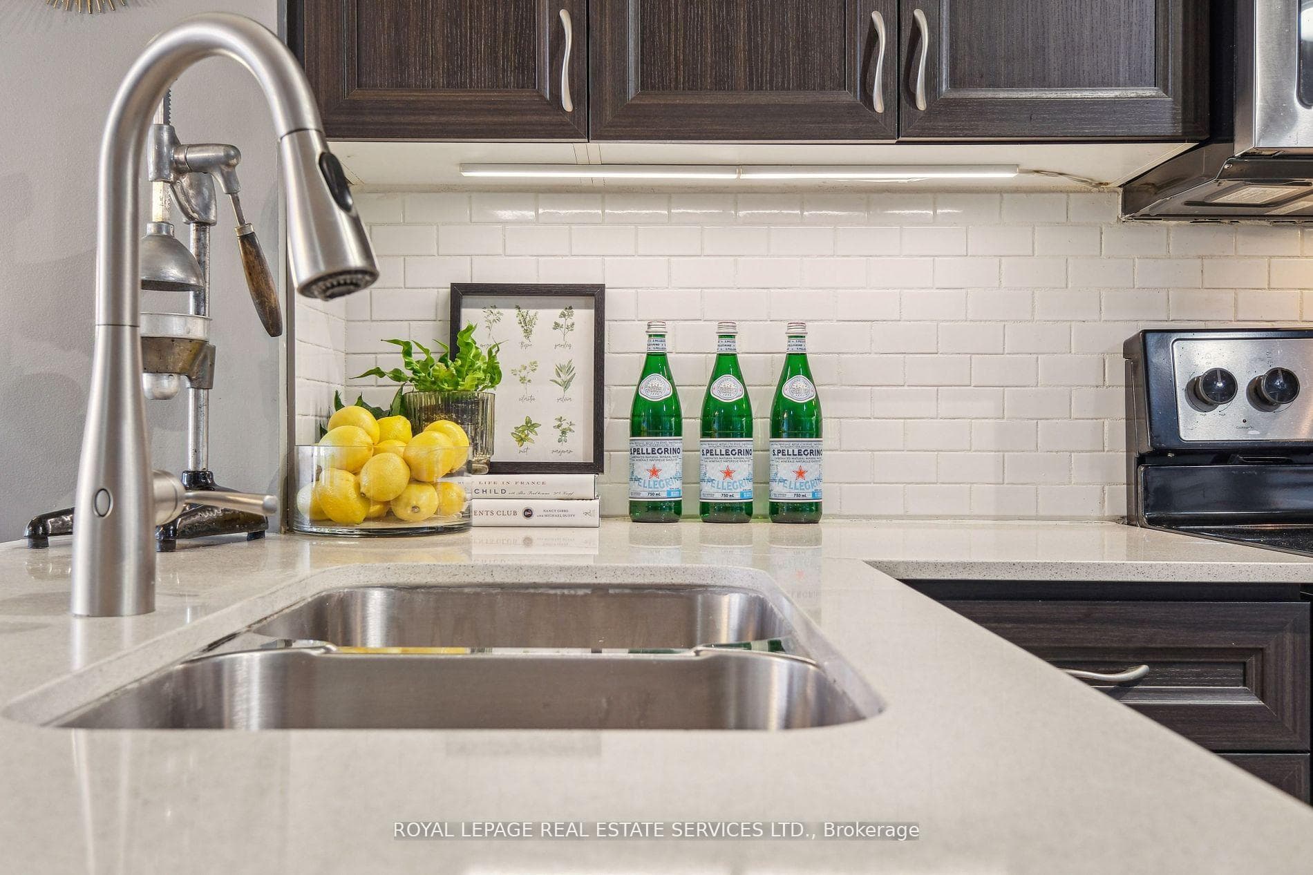 3563 Lake Shore Boulevard Unit 614 photo 6