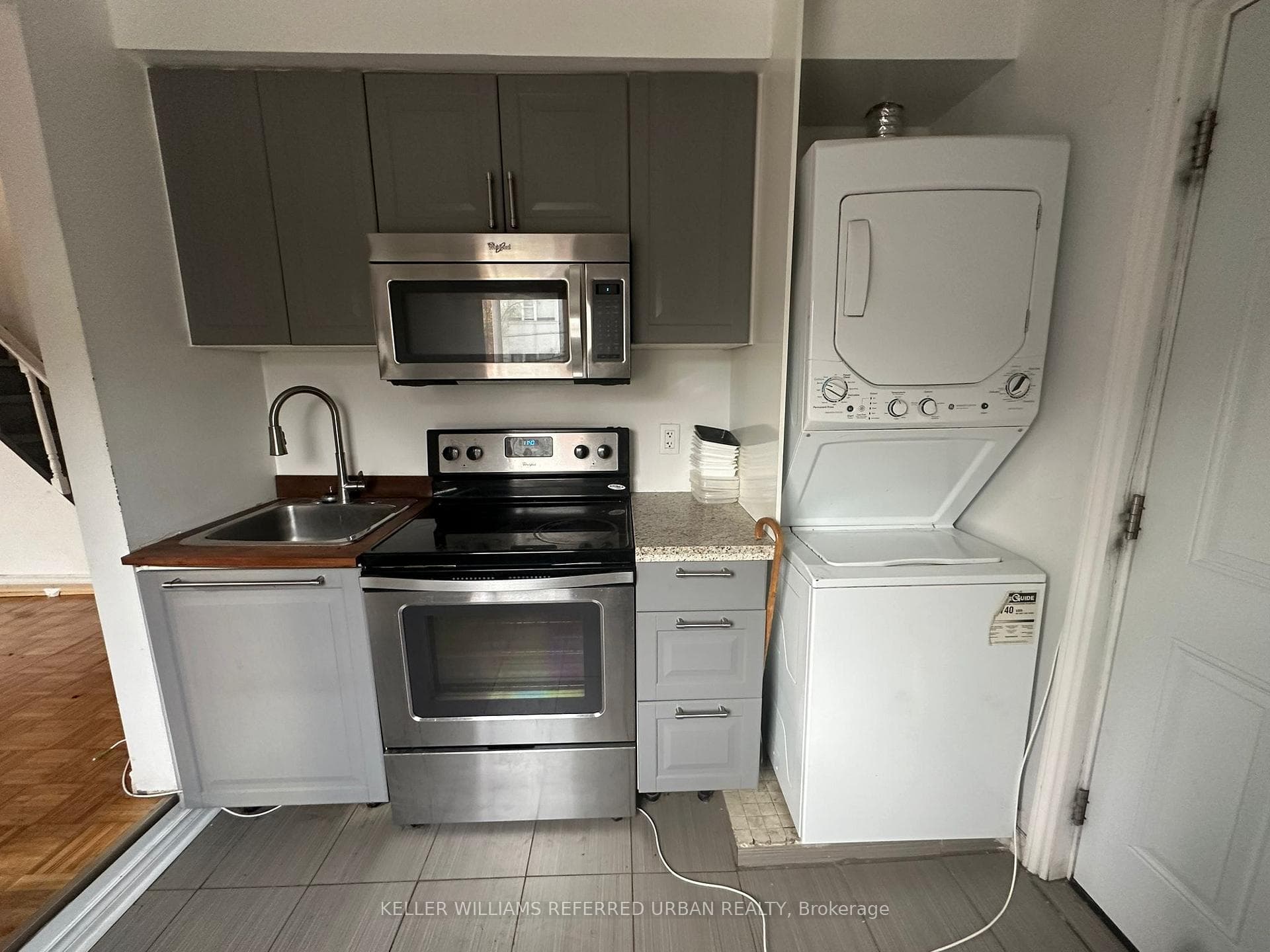 129 Munro Street Unit Upper photo 9
