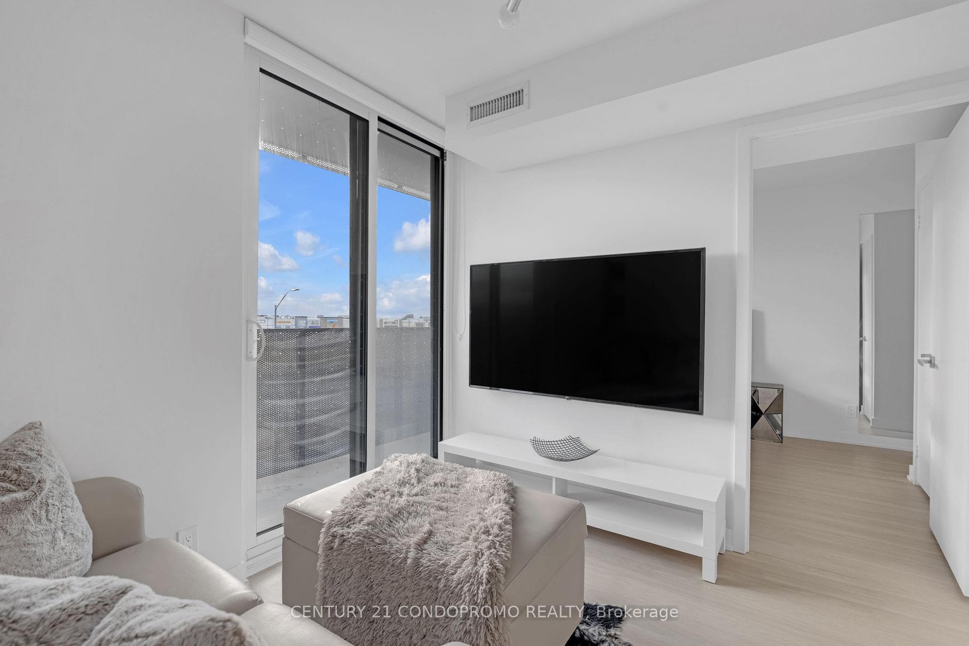30 Tretti Way Unit 419 photo 7