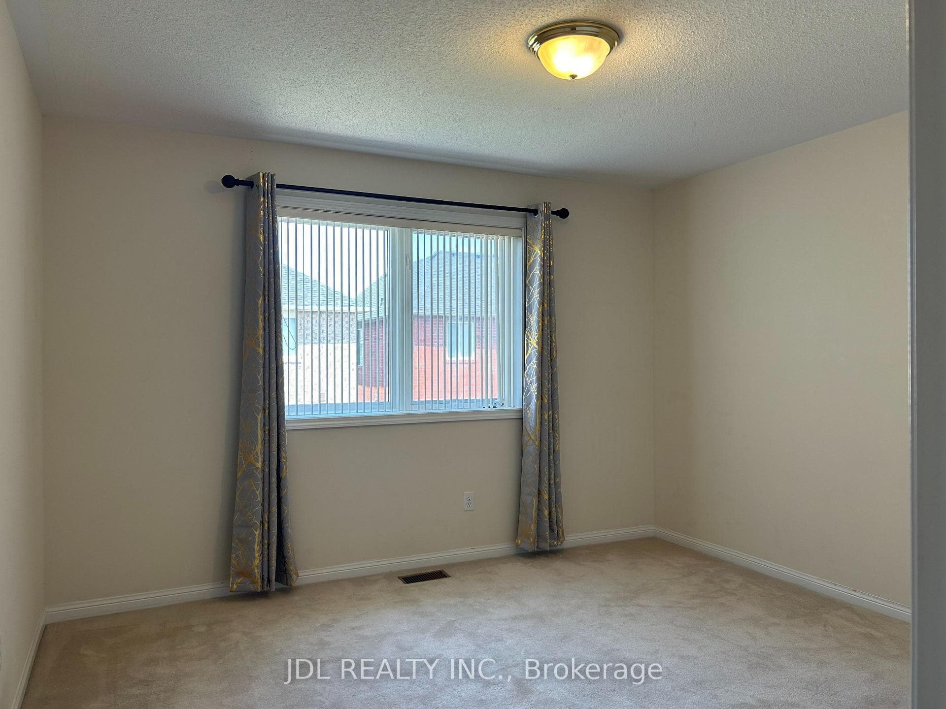14 Redbud Street photo 8