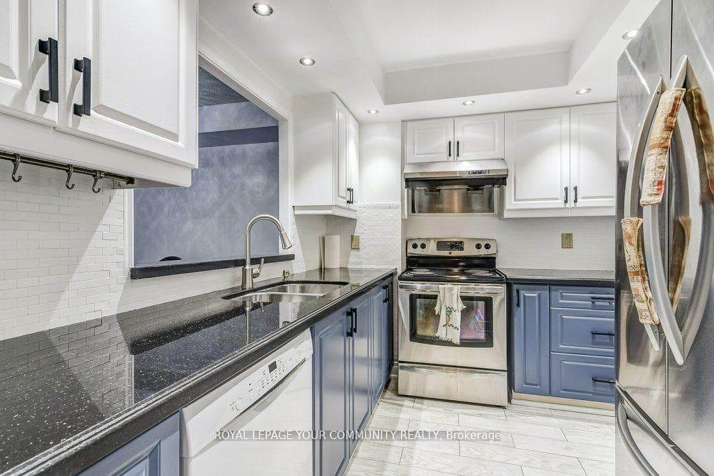 88 Corporate Drive Unit 1817 photo 6