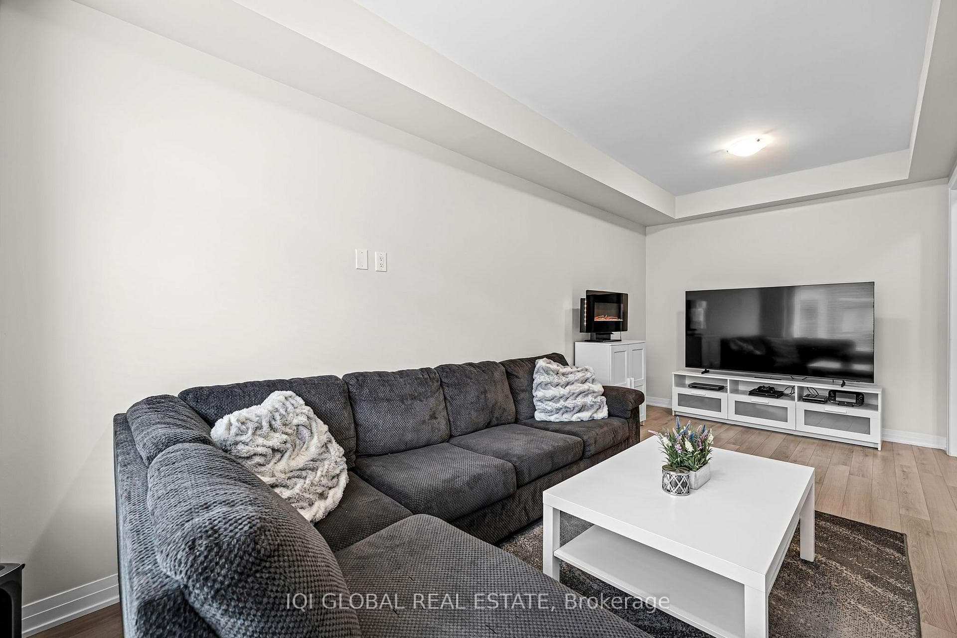 585 Colborne Street Unit 1303 photo 20
