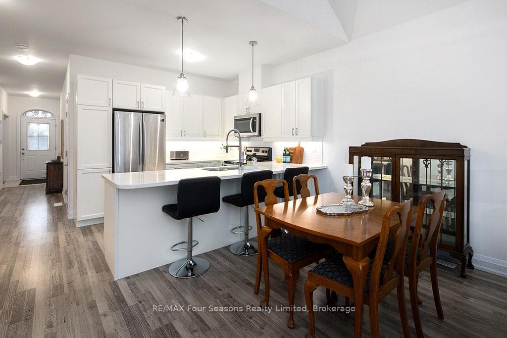 4 SUTTON Lane photo 6
