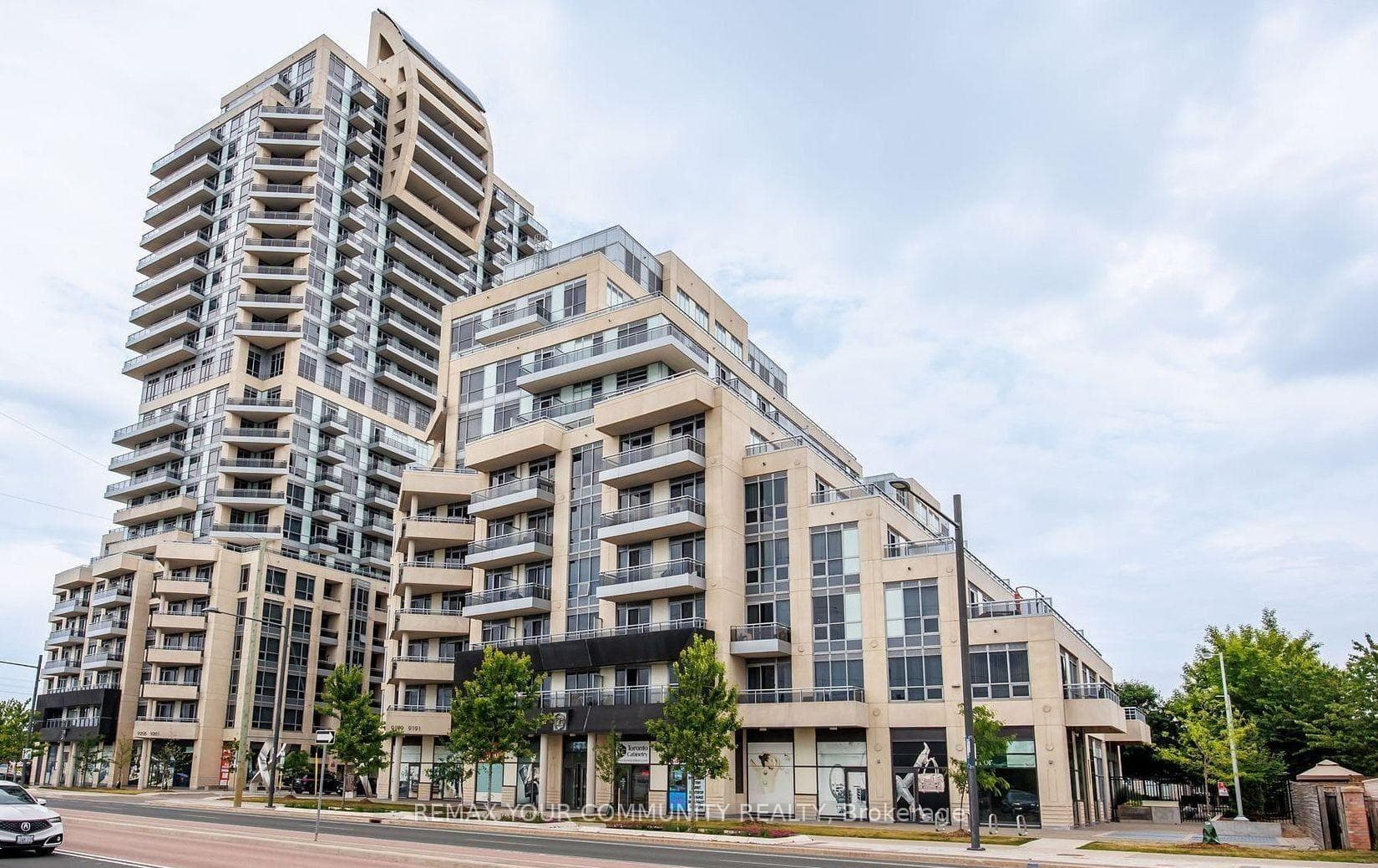 9191 Yonge Street Unit SW-805 photo 1