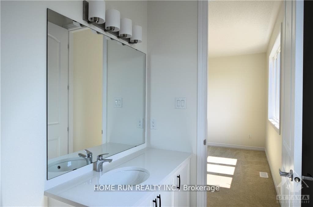 286 Turnbuckle Crescent photo 22