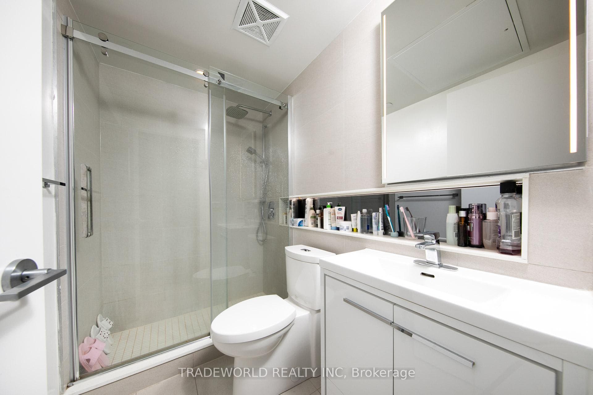 215 Queen Street Unit 2015 photo 21