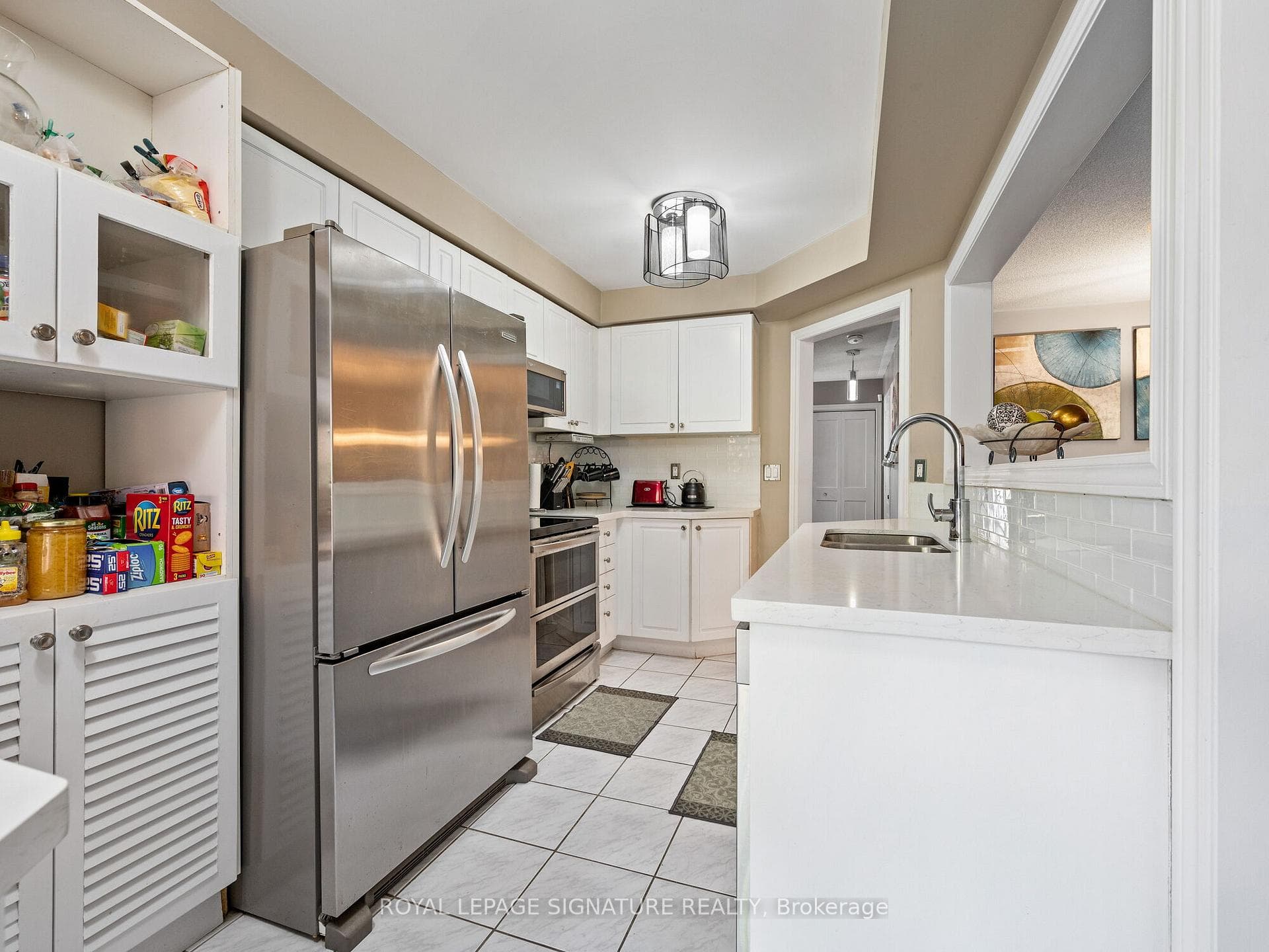 6 Tessler Crescent photo 19