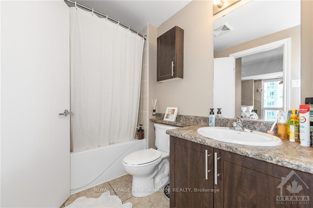 234 RIDEAU Street Unit 910 photo 16