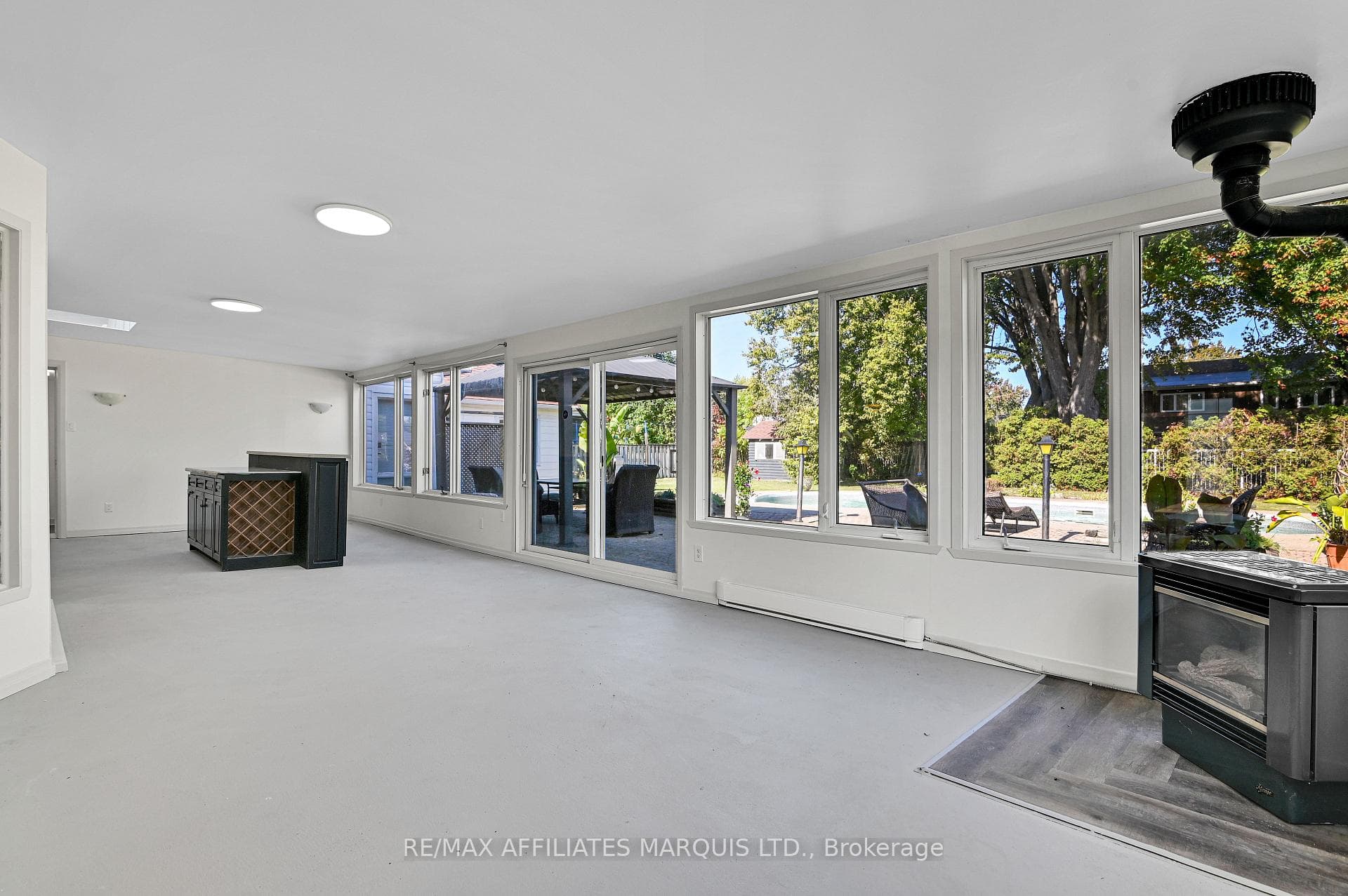 1603 Peter Street photo 18