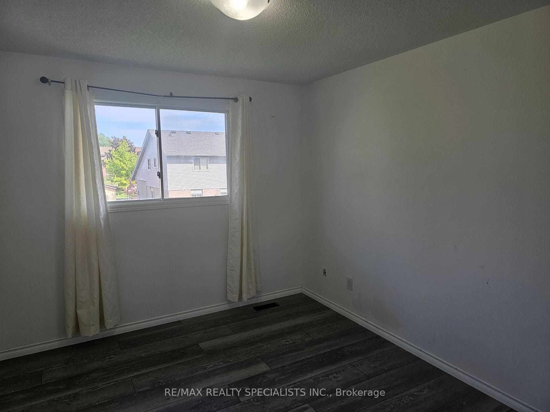 283 Delancey Boulevard photo 25
