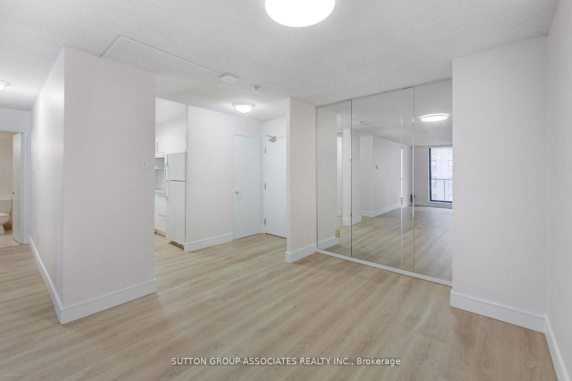250 Jarvis Street Unit 804 photo 13
