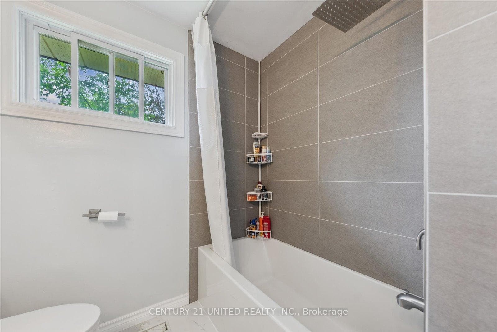 111 Albert Street photo 27
