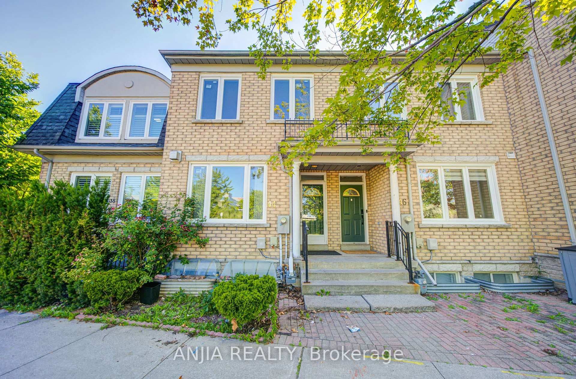 44 Pond Drive photo 1