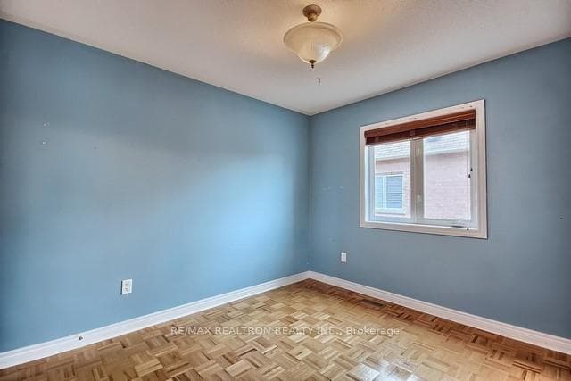 73 Adastra Crescent photo 11